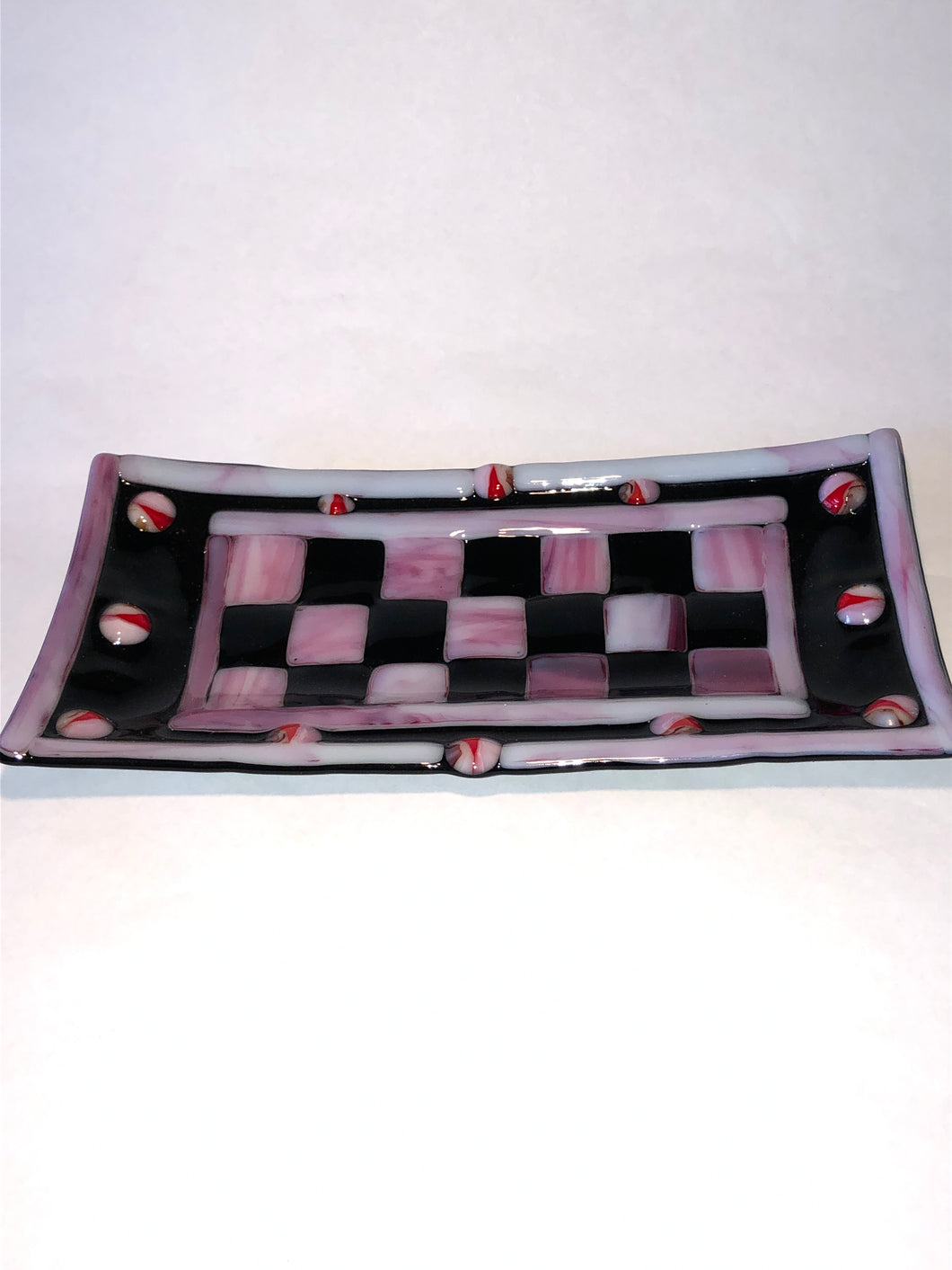 LONG PLATE-PINK AND BLACK CHECKERBOARD