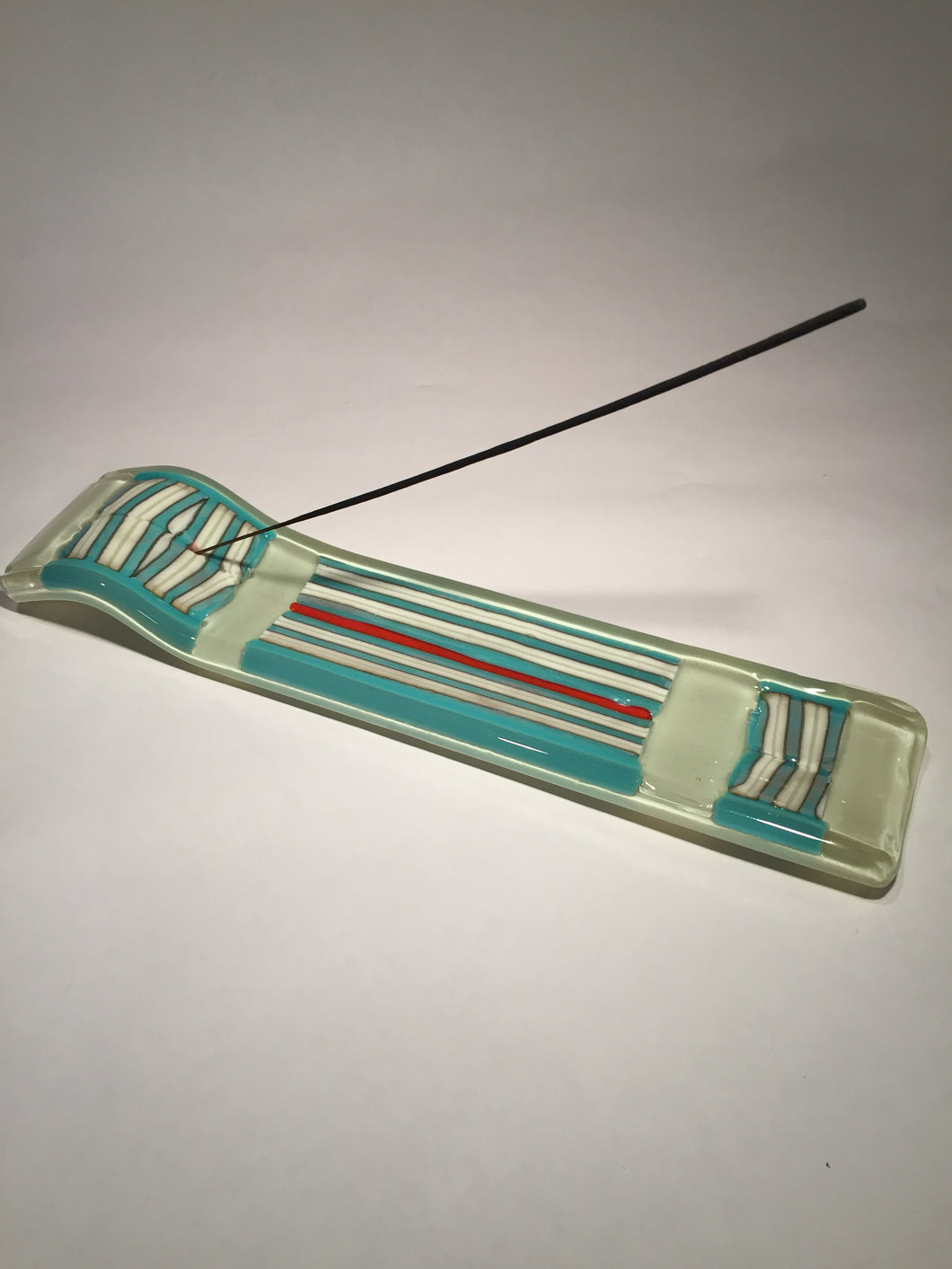 INSENSE BURNER-BLUE ON WHITE RED STRIP