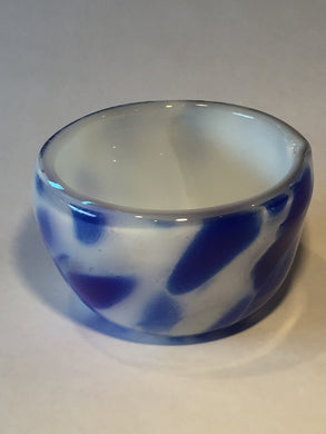 BOWL-BLUE SWIRL ON WHITE